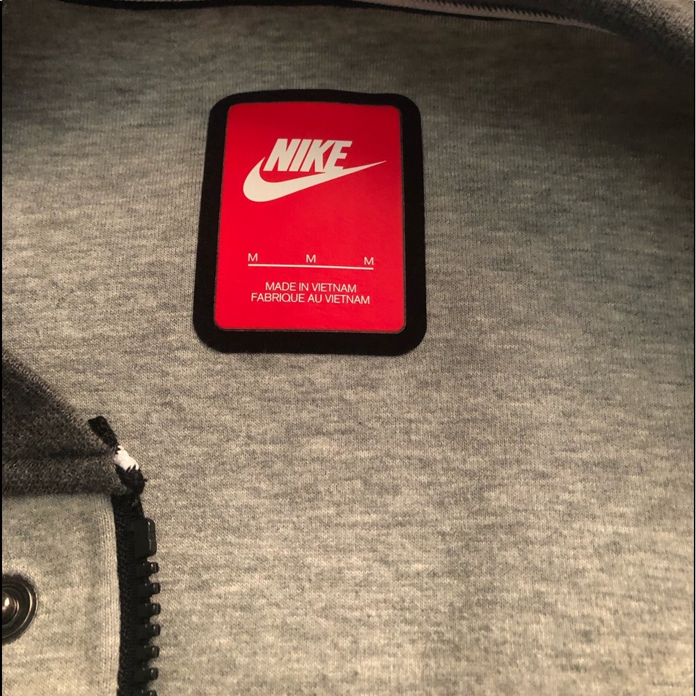 Nike jacket - Picture 3 of 3